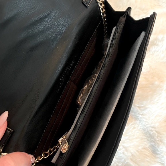 NWT Badgley Mischka Chevron Quilted Black Clutch/Crossbody with Gold Chain - Picture 10 of 10